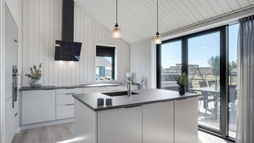 Køleskab, opvaskemaskine