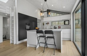 Kühlschrank, Herdplatte, Geschirrspüler