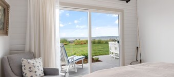 Beach Front Cottage in the Sun on Whidbey.
