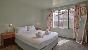House - Allenby Place (Wanaka)