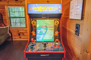 Games room - Private, Hot Tub, Game Room, Wi-Fi, Pigeon Forge (Sevierville)