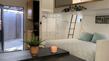 1 bedroom, desk, iron/ironing board, free WiFi