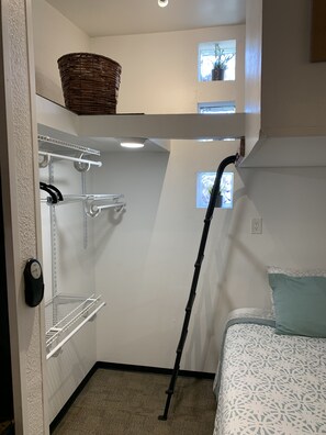1 bedroom, desk, iron/ironing board, free WiFi