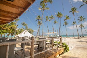 Outdoor dining - Stunning Beachfront Condo in Punta Cana (Punta Cana)