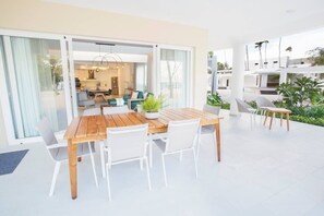 Outdoor dining - Stunning Beachfront Condo in Punta Cana (Punta Cana)