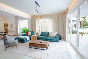 TV, table tennis - Stunning Beachfront Condo in Punta Cana (Punta Cana)