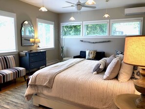 4 bedrooms, desk, iron/ironing board, free WiFi