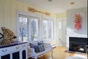 Smart TV y chimenea