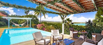 Spacieuse Villa de Luxe de 5 Chambres Avec Piscine Privée et vue mer