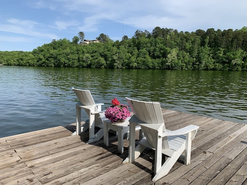 Relaxing, Cozy Cottage on the Lake with kayaks - 2 Guest Maximum