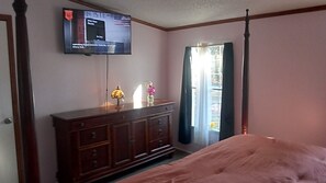 3 chambres, fer et planche à repasser, Wi-Fi gratuit, draps fournis