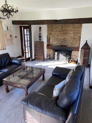 Smart TV, fireplace, table tennis, books - Four Oaks Chichester (Chichester)