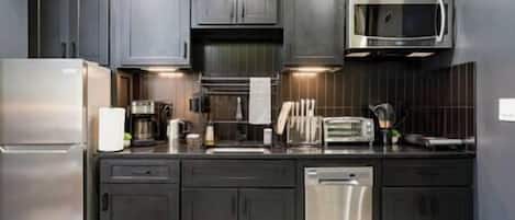 Køleskab, mikrobølgeovn, ovn, opvaskemaskine