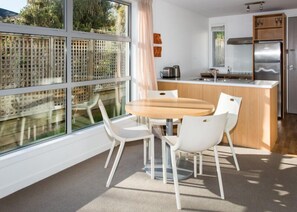 Apartment | In-room dining - Belvedere (Wanaka)