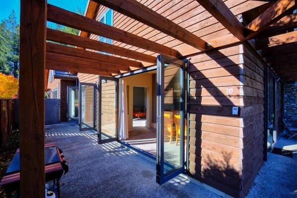 BBQ/picnic area - Heritage Villa 10 (Wanaka)