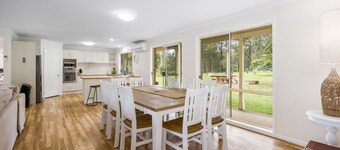 Bundara- Hunter Valley Retreat | Sleeps 11 | Rural | Resting amongst the trees