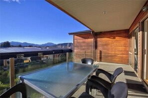 Apartment | Balcony - Rocky Mountain Apartment - 111-112 (Wanaka)