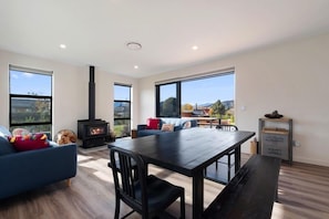 House | In-room dining - Sapphire Spring Rise (Wanaka)