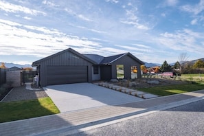 Front of property - Sapphire Spring Rise (Wanaka)