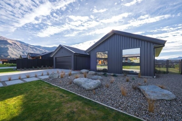 Exterior - Sapphire Spring Rise (Wanaka)