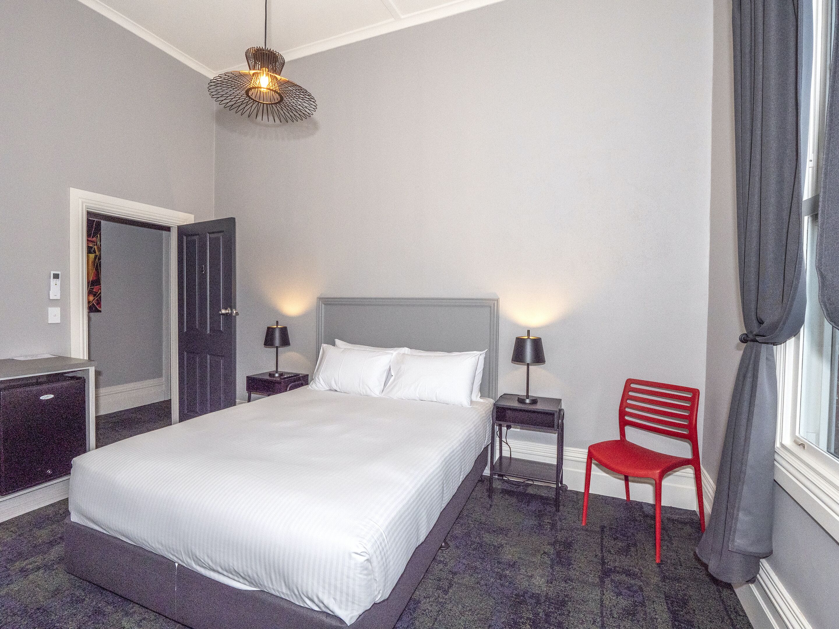 Queen Room | Iron/ironing board, free WiFi, bed sheets