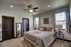 3 bedrooms, WiFi, bed sheets, wheelchair access