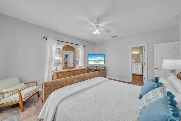 4 Schlafzimmer, Bügeleisen/Bügelbrett