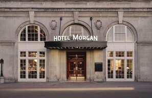 Exterior detail - Hotel Morgan a Wyndham Hotel (Morgantown)