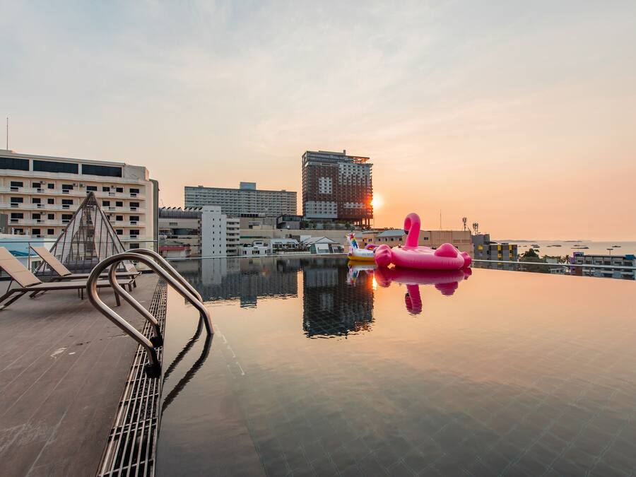 Outdoor pool, open 9:00 AM to 7:00 PM, sun loungers