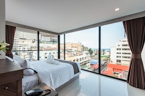 Artículos del minibar gratis y caja de seguridad en la habitación