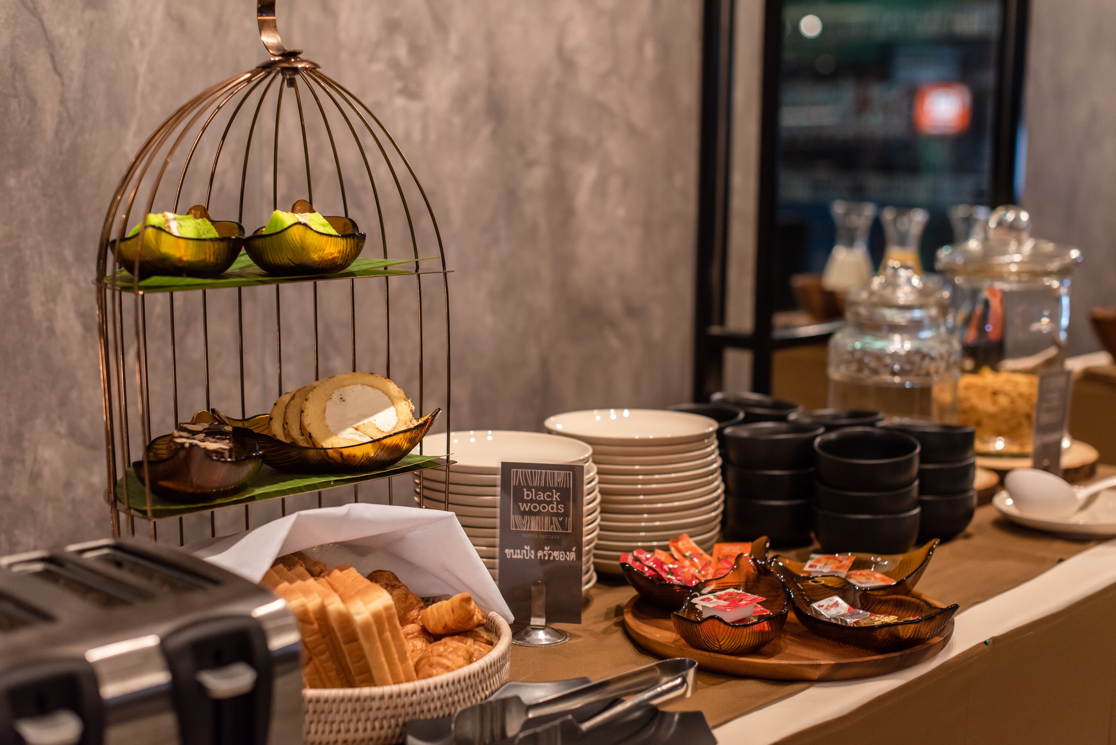 daily local cuisine breakfast (thb 250 per person)