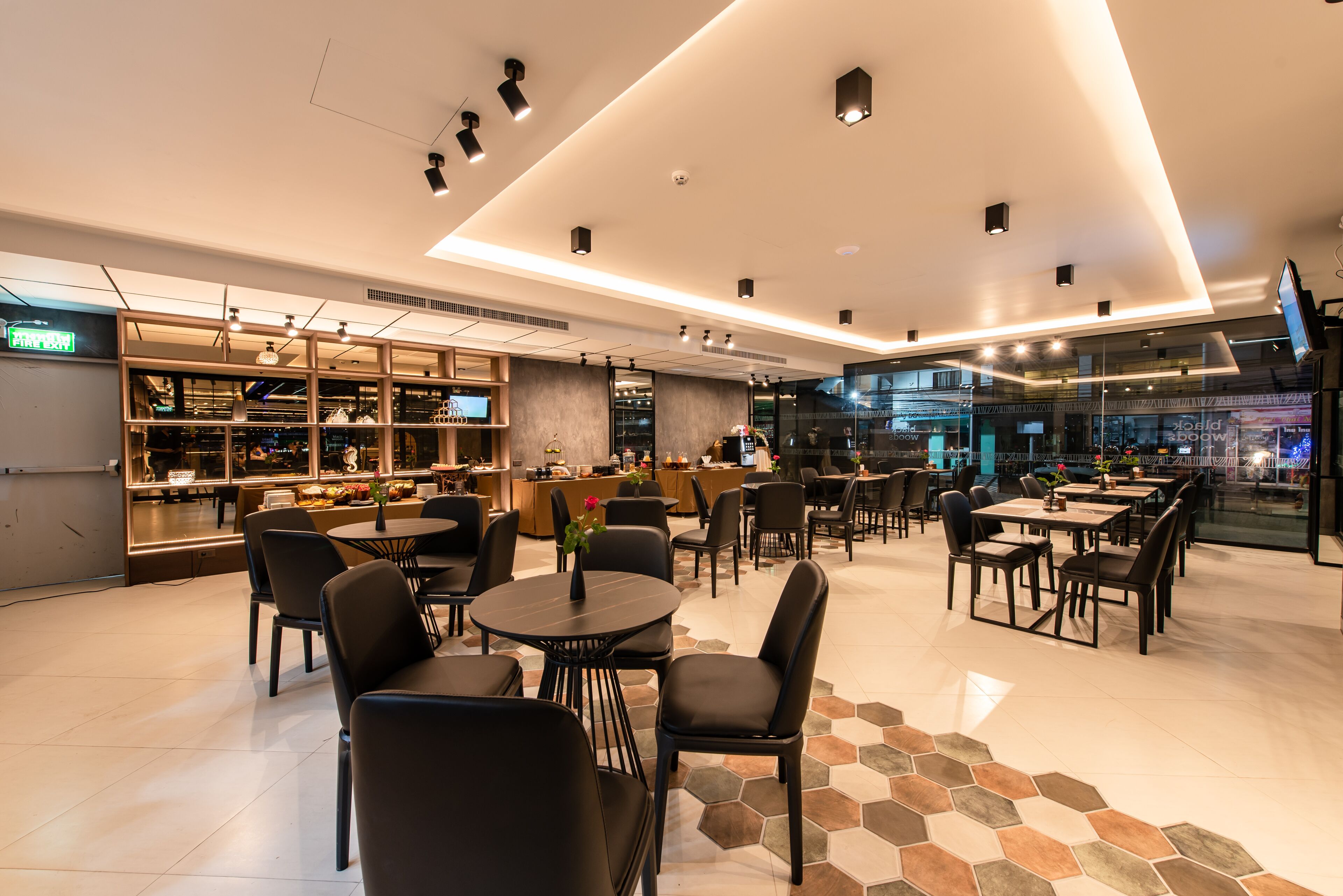 Photo - Blackwoods Hotel Pattaya - SHA Extra Plus