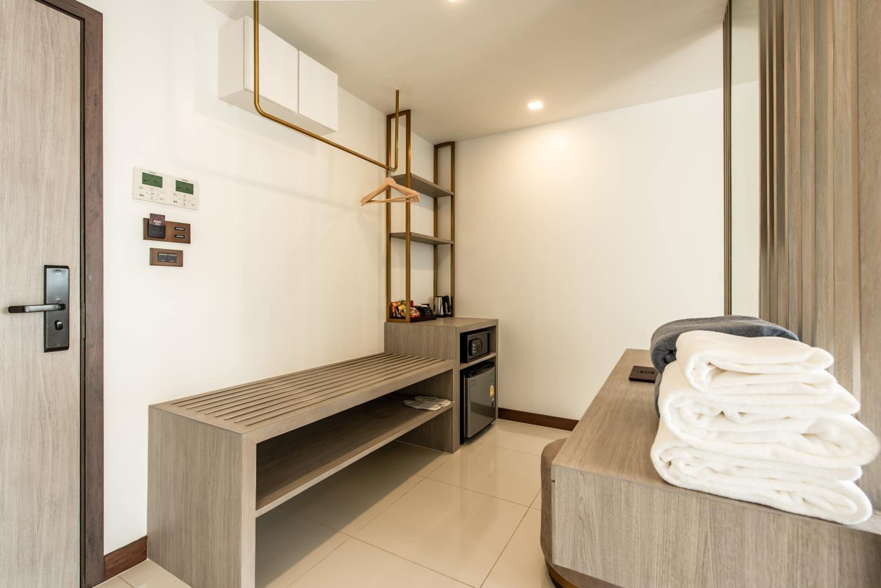 1 bedroom, free minibar, in-room safe, desk