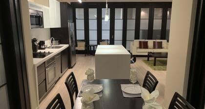 Luxurious Landings Home Away From Home (Wilshire)