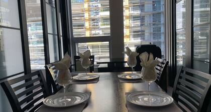 Luxurious Landings Home Away From Home (Wilshire)