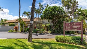 Señal para Kihei Bay Surf en 715 S. Kihei Rd.