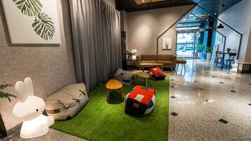 Sala de estar en el lobby