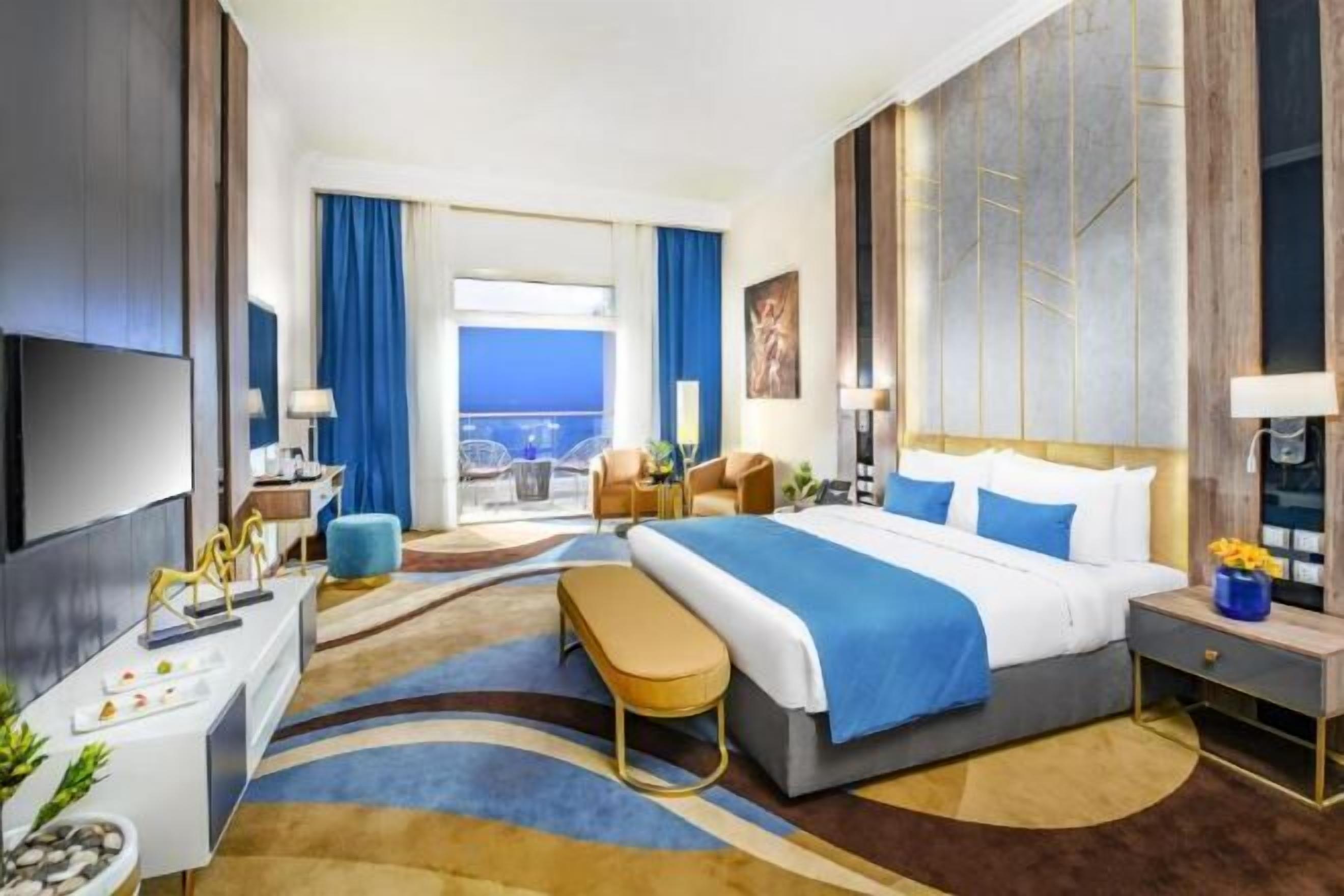 Minibar, két bảo mật tại phòng, bàn, bàn ủi/dụng cụ ủi quần áo 