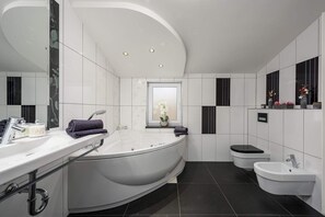 Villa | Badezimmer