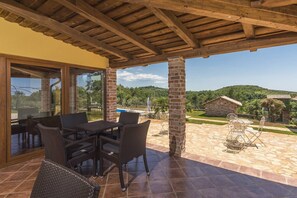Villa | Balcony