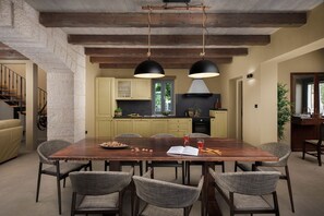 Villa | Dining room