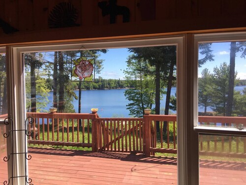 Lakefront vacation Cabin on Pleasant River Lake.