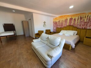 Room, 1 Bedroom, Accessible, Smoking - Family Double Room With Private Bathroom in Gojim - Wifi and Ac (Armamar)
