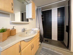 Apartment, 2 Bedrooms, Smoking, Sauna | Bathroom | Free toiletries, hair dryer, towels - BnB Apartment 1 Nice & Cozy"central 2 Rooms by Berti (Stavanger)