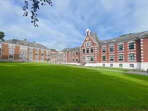 อพาร์ทเมนท์, 2 ห้องนอน, สูบบุหรี่ได้, ซาวน่า | บริเวณภายนอก