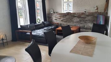 Appartement, 2 slaapkamers, roken | Dineren