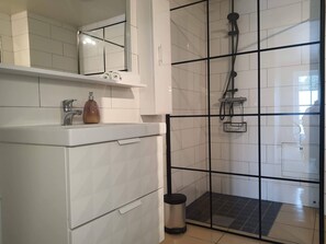 Apartment, 2 Schlafzimmer, Raucher | Badezimmer | Seife, Shampoo