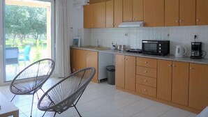 Unclassified image, 5 of 27, button - "kalamaki Plaza Apartments 'psari'" (Zakynthos)
