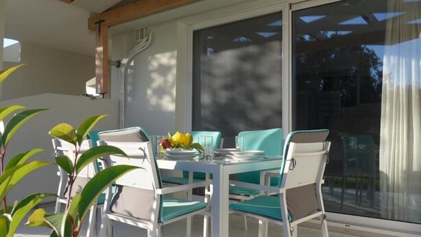 Unclassified image, 1 of 27, button - "kalamaki Plaza Apartments 'psari'" (Zakynthos)