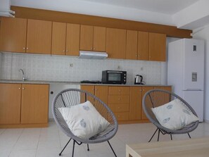 Apartment, 2 Bedrooms, Accessible, Patio | Interior